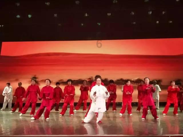 小猫钓鱼游戏龙王版有船